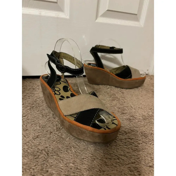 Fly London Pati tan black suede leather wedge platform sandal sz 7-7.5 - Picture 1 of 14